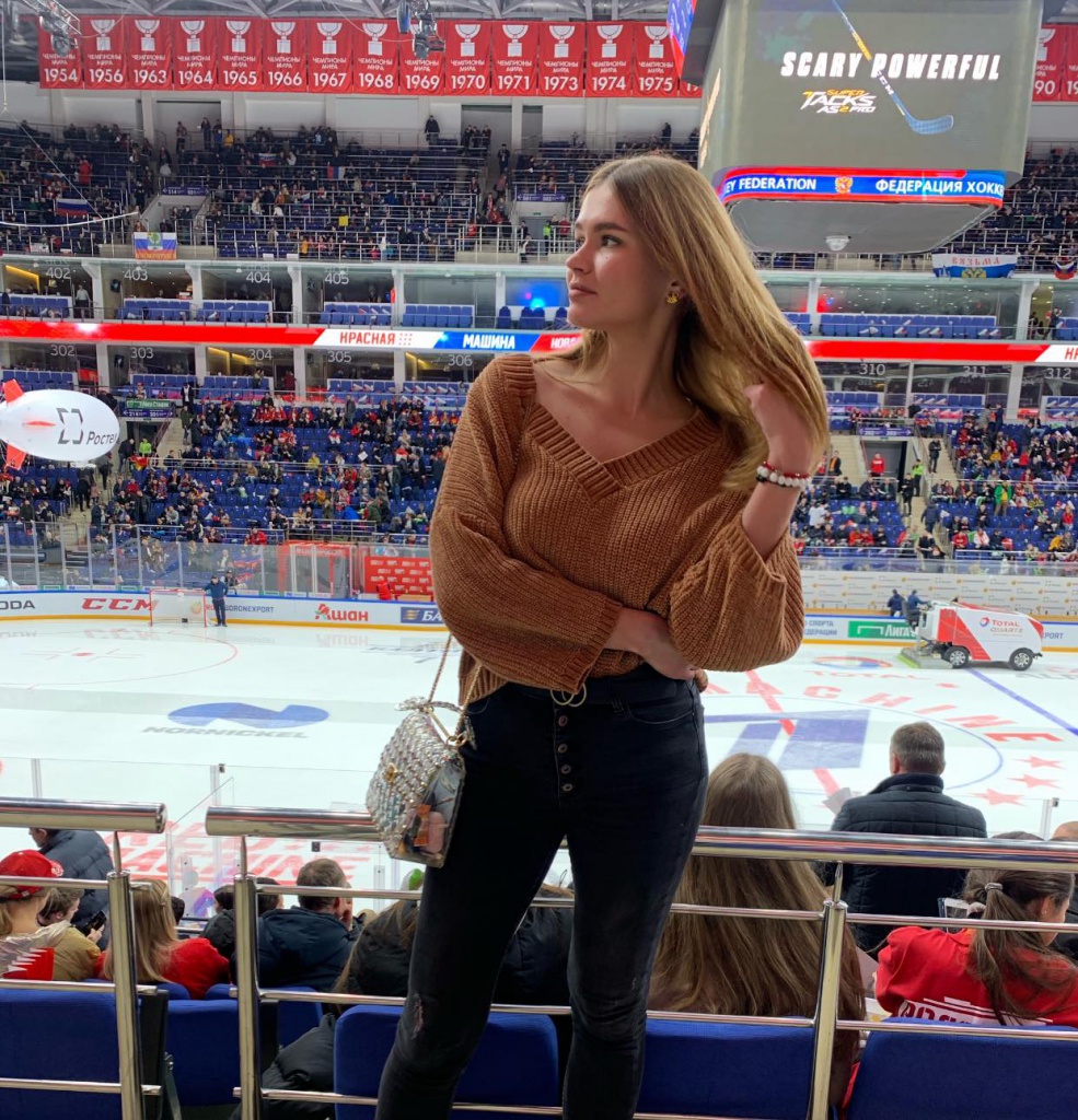 Елена Елена.jpg